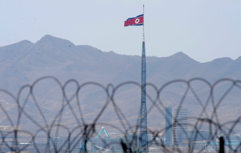 Illustration for article titled North And South Korea Exchange Artillery Fire Along DMZ